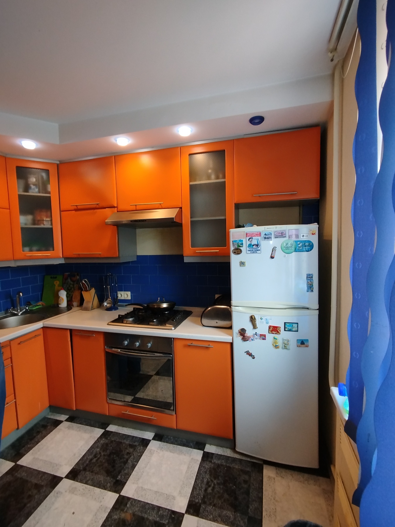 Продаж 3-кімнатної квартири 92 м², Осіння вул., 4А