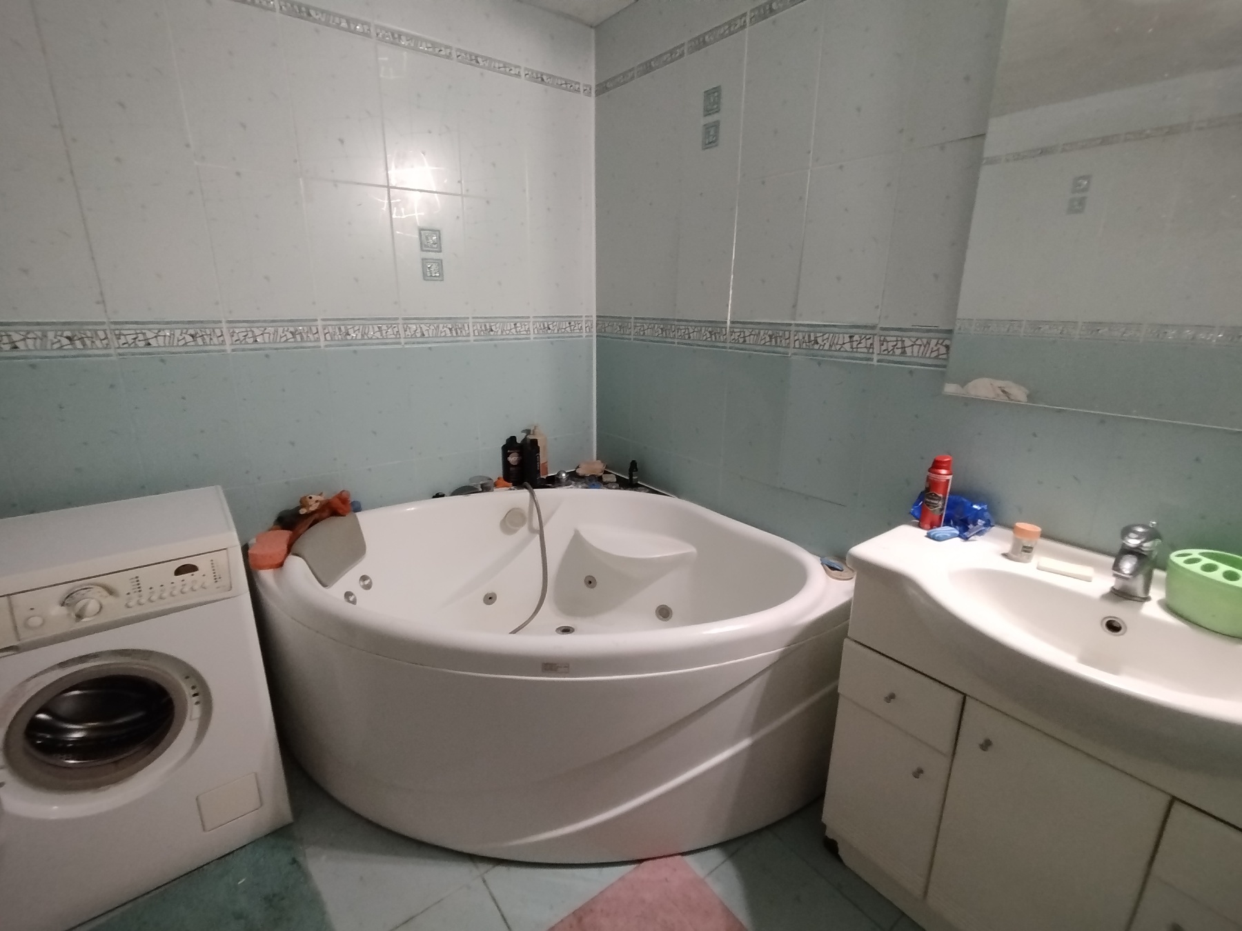 Продаж 3-кімнатної квартири 92 м², Осіння вул., 4А