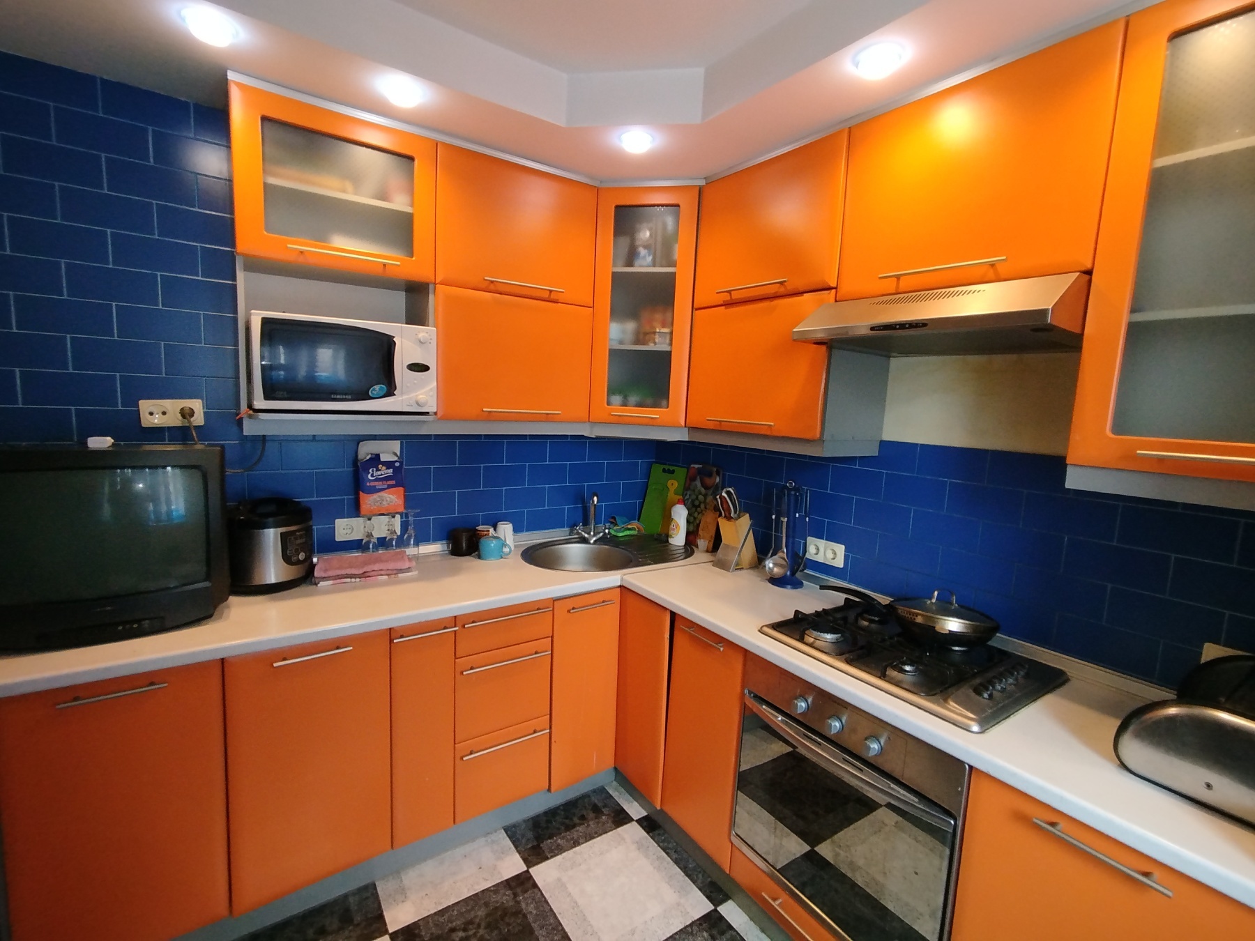 Продаж 3-кімнатної квартири 92 м², Осіння вул., 4А