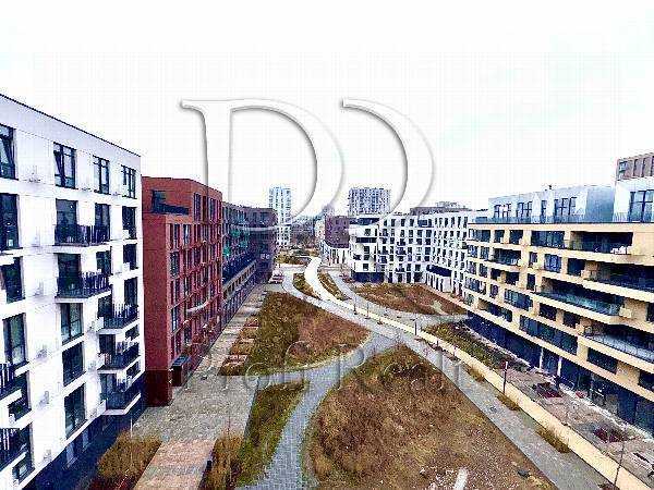 Продаж 3-кімнатної квартири 118 м², Салютна вул., 2