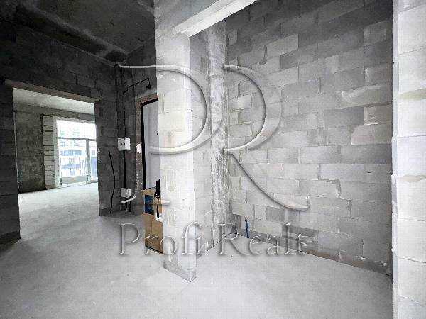 Продаж 3-кімнатної квартири 118 м², Салютна вул., 2