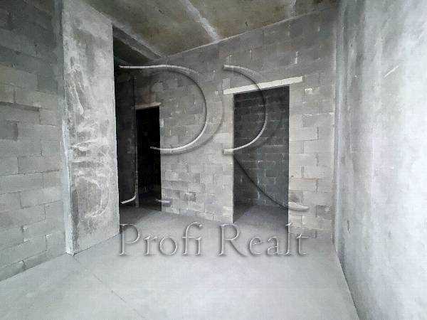 Продаж 3-кімнатної квартири 118 м², Салютна вул., 2