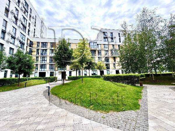 Продаж 3-кімнатної квартири 118 м², Салютна вул., 2