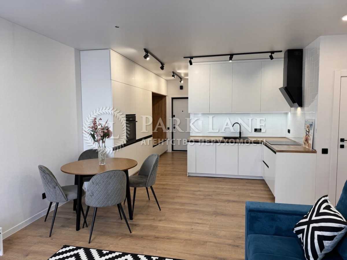 Аренда 2-комнатной квартиры 70 м², Соломенская ул., 20в