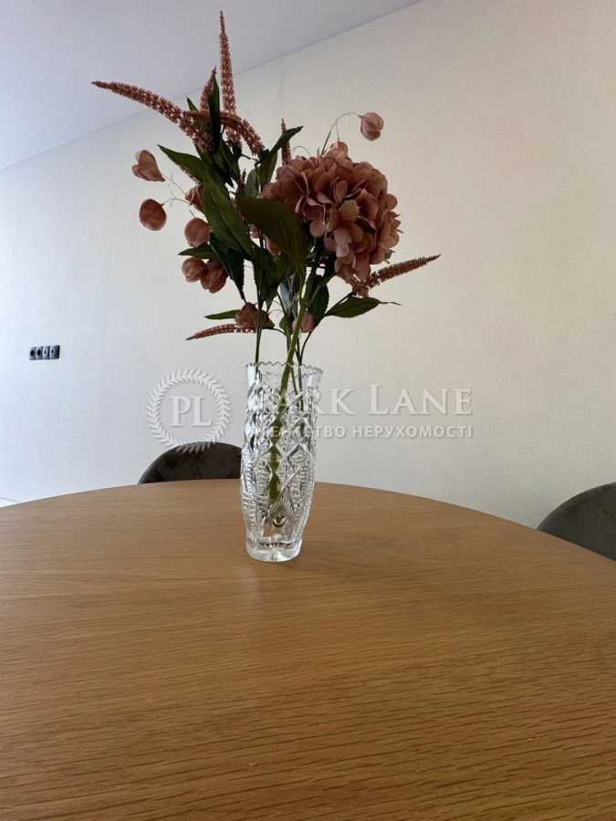 Аренда 2-комнатной квартиры 70 м², Соломенская ул., 20в