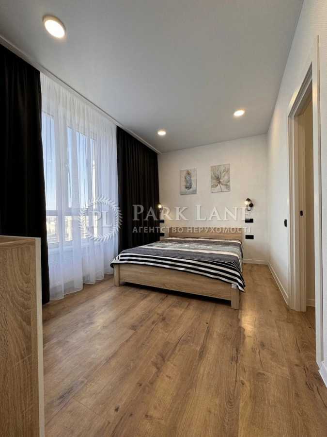 Аренда 2-комнатной квартиры 70 м², Соломенская ул., 20в