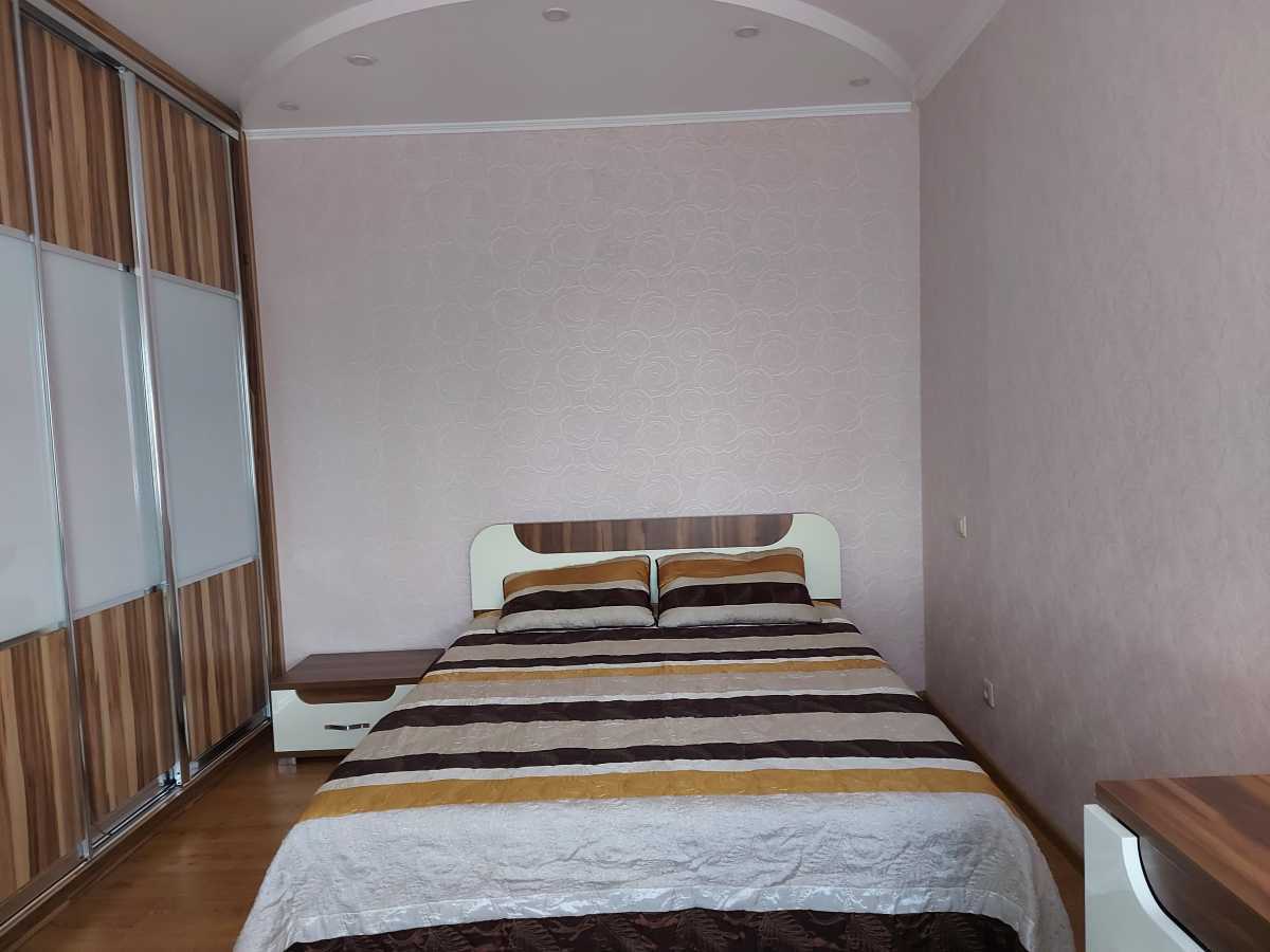 Оренда 1-кімнатної квартири 43 м², Юрія Шумського вул., 5