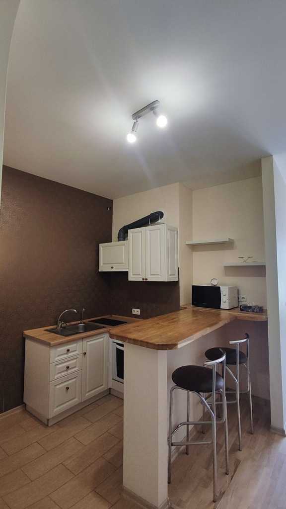 Оренда 1-кімнатної квартири 38 м², Молодіжна (Піонерська) вул., 12