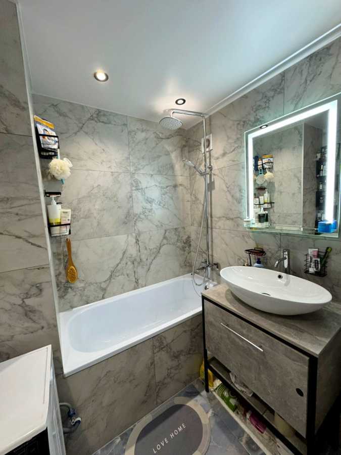 Продаж 3-кімнатної квартири 52 м², Магнитогорская, 25