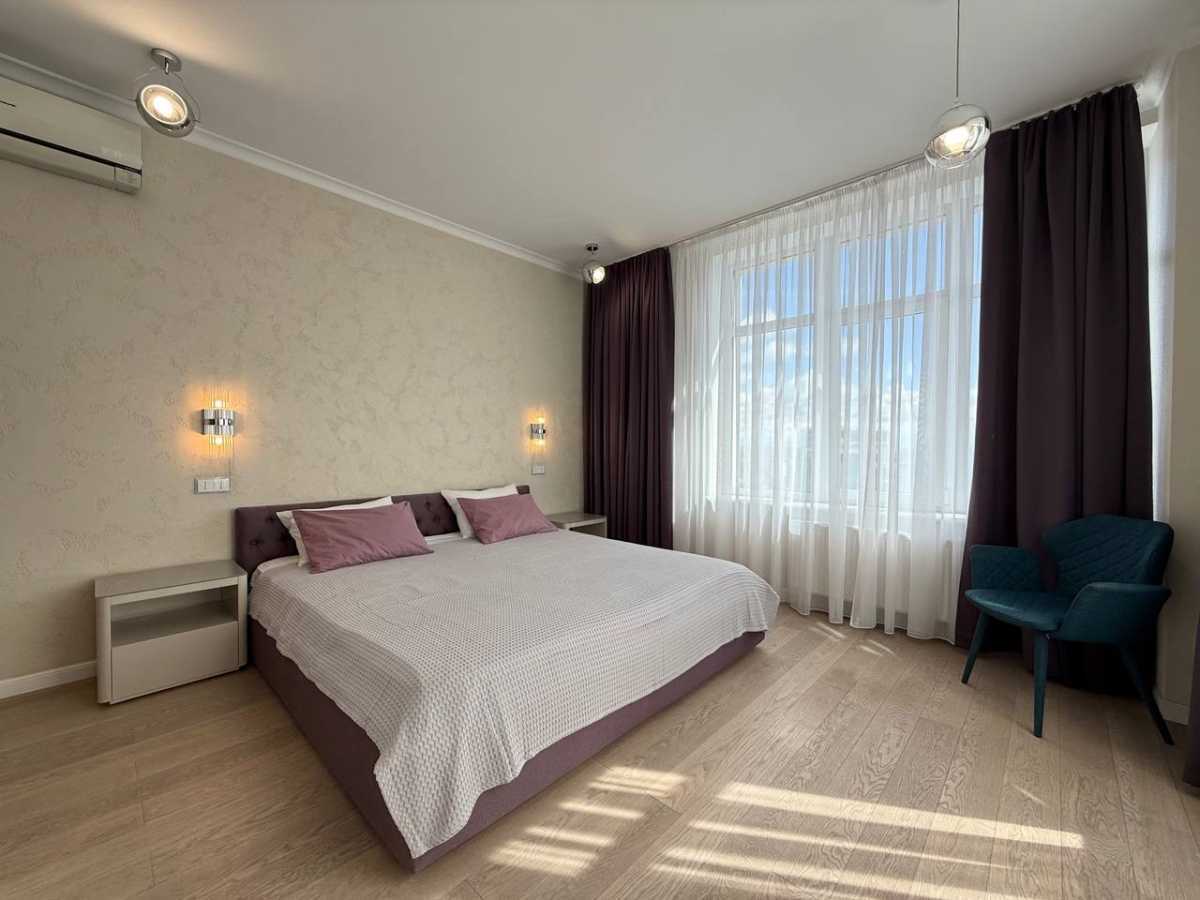 Аренда 4-комнатной квартиры 180 м², Михаила Драгомирова ул., 9