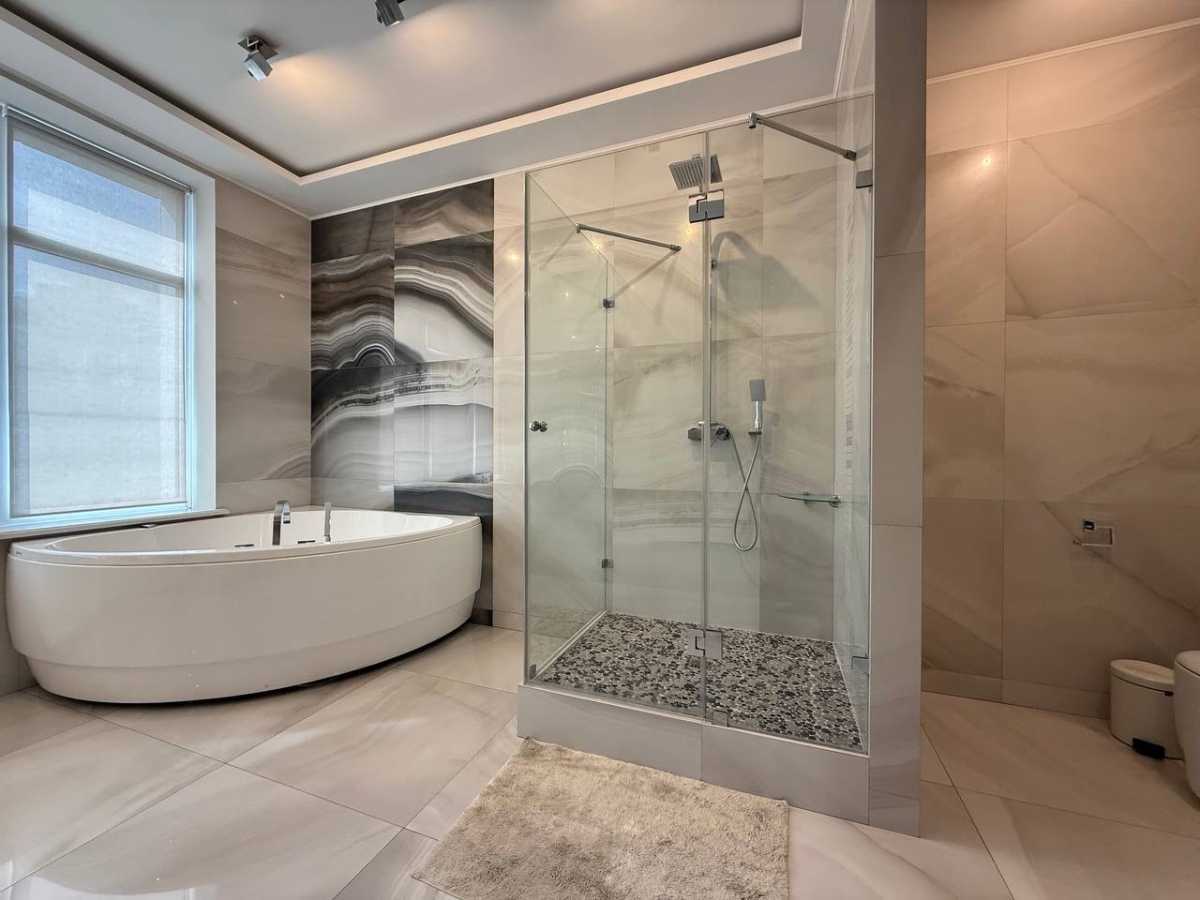 Аренда 4-комнатной квартиры 180 м², Михаила Драгомирова ул., 9