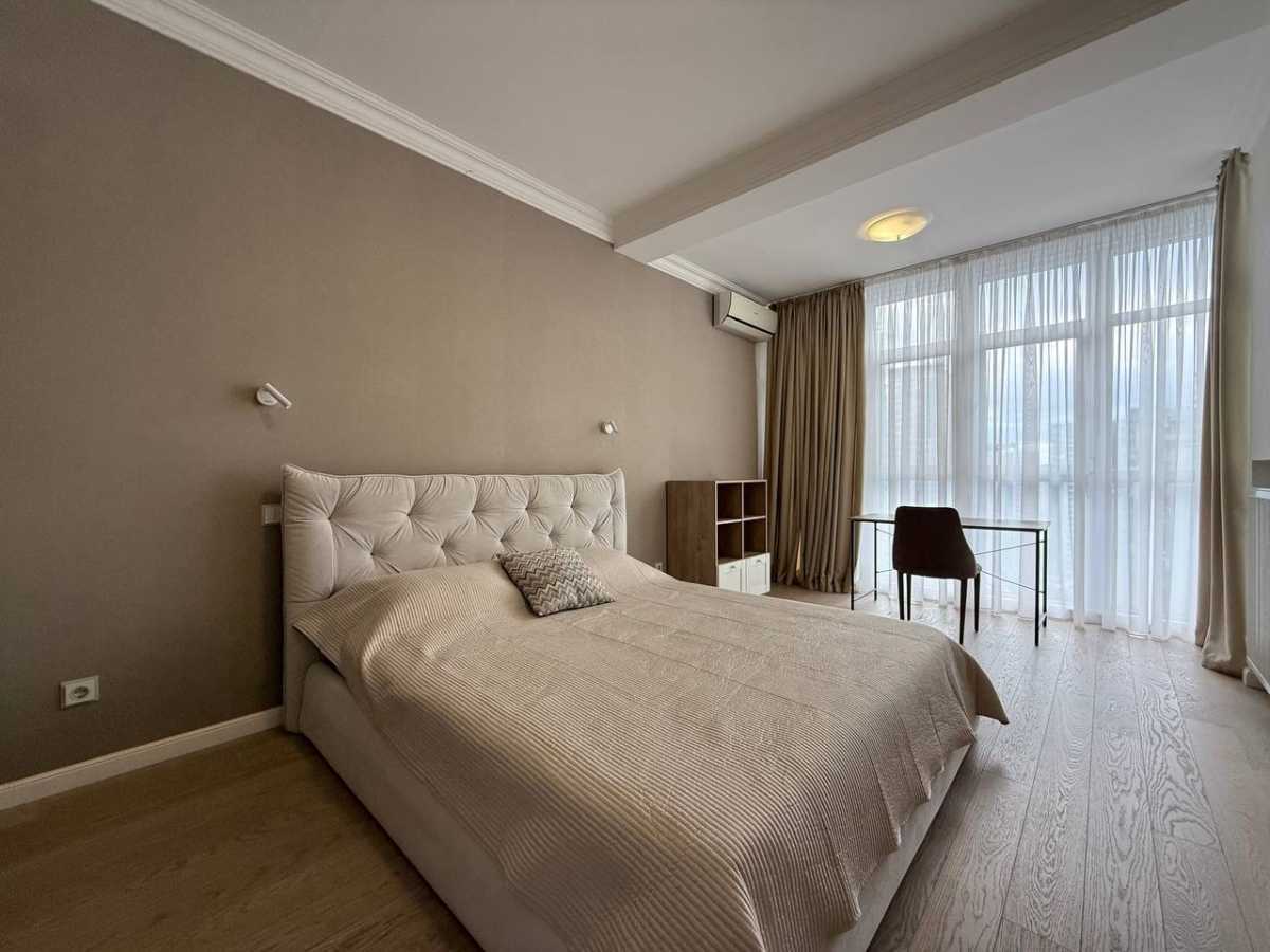 Аренда 4-комнатной квартиры 180 м², Михаила Драгомирова ул., 9