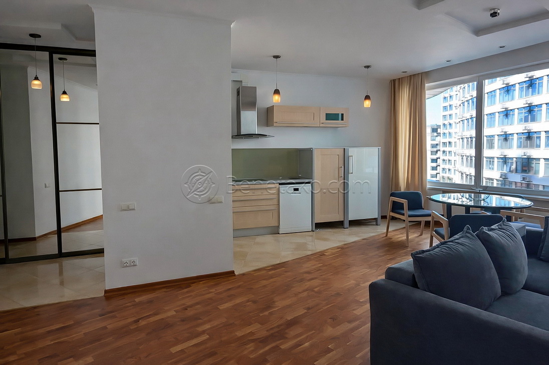 Продажа 2-комнатной квартиры 85 м², Литературная ул., 1А