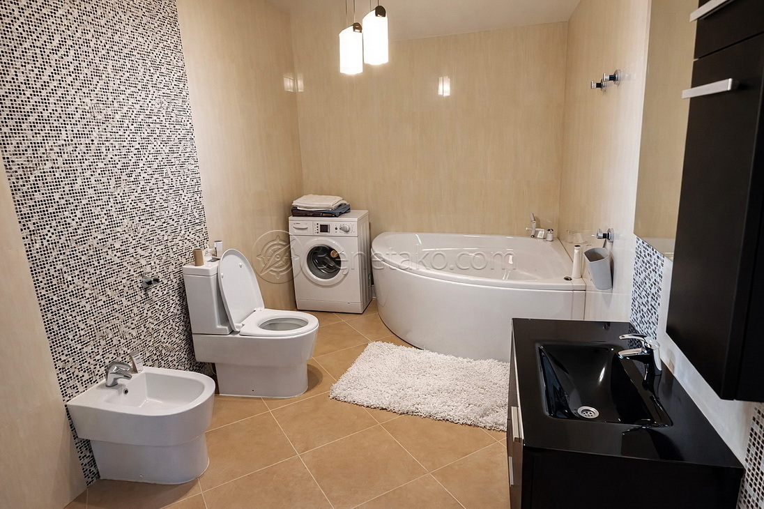 Продажа 2-комнатной квартиры 85 м², Литературная ул., 1А