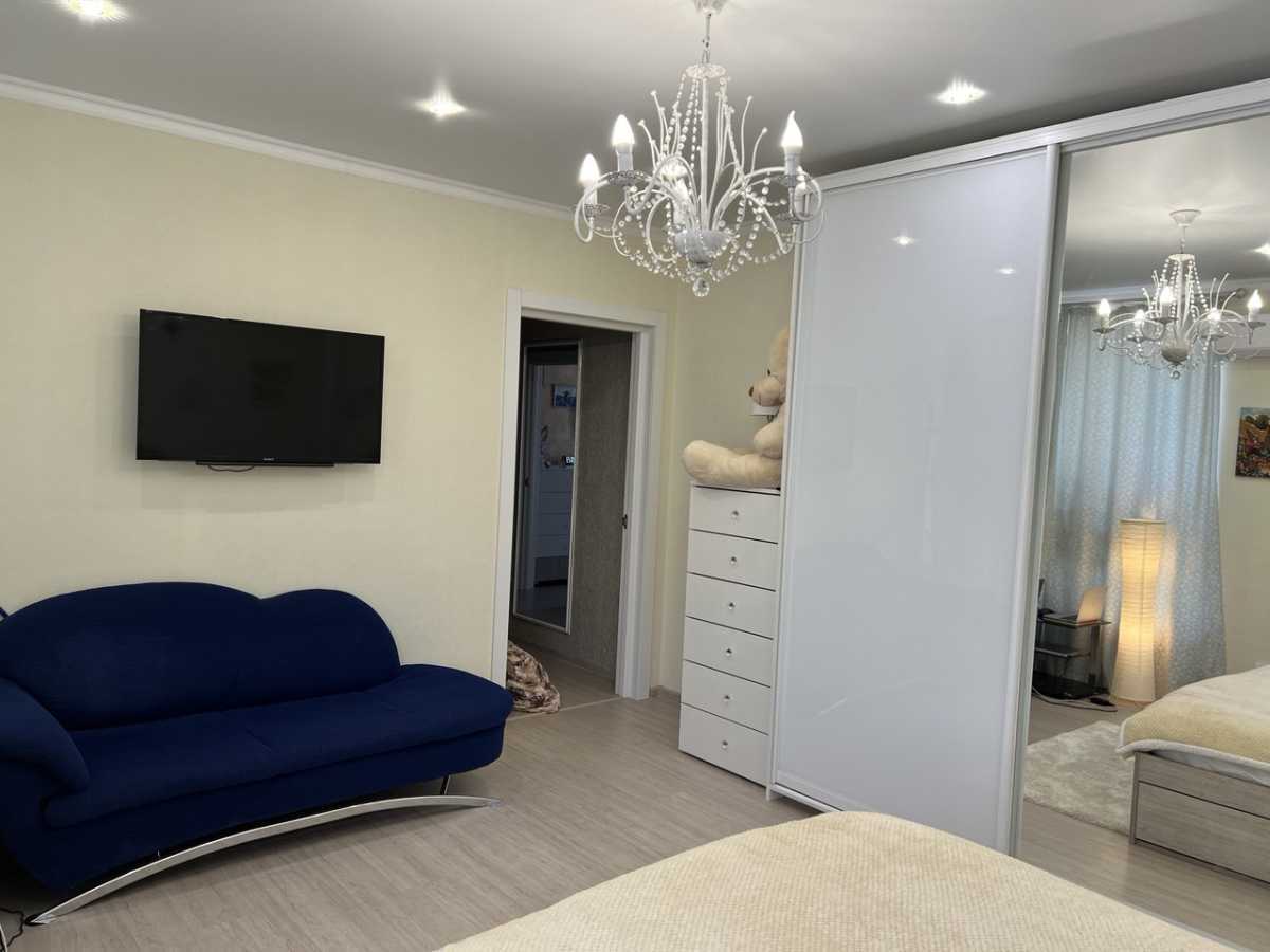 Продаж 2-кімнатної квартири 83 м², Вишнева вул., 16