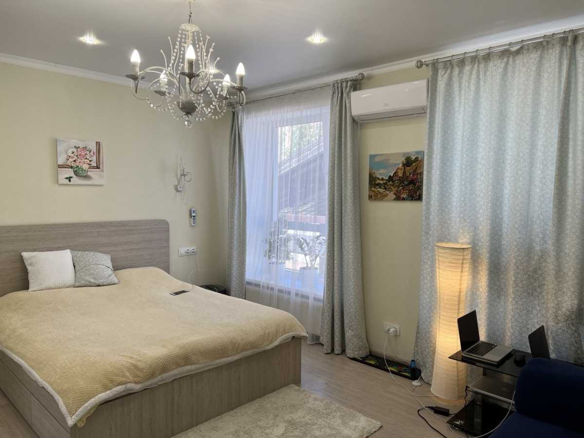 Продаж 2-кімнатної квартири 83 м², Вишнева вул., 16