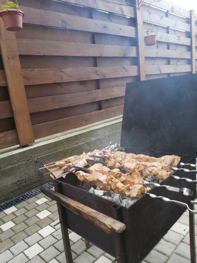 Продаж 2-кімнатної квартири 83 м², Вишнева вул., 16