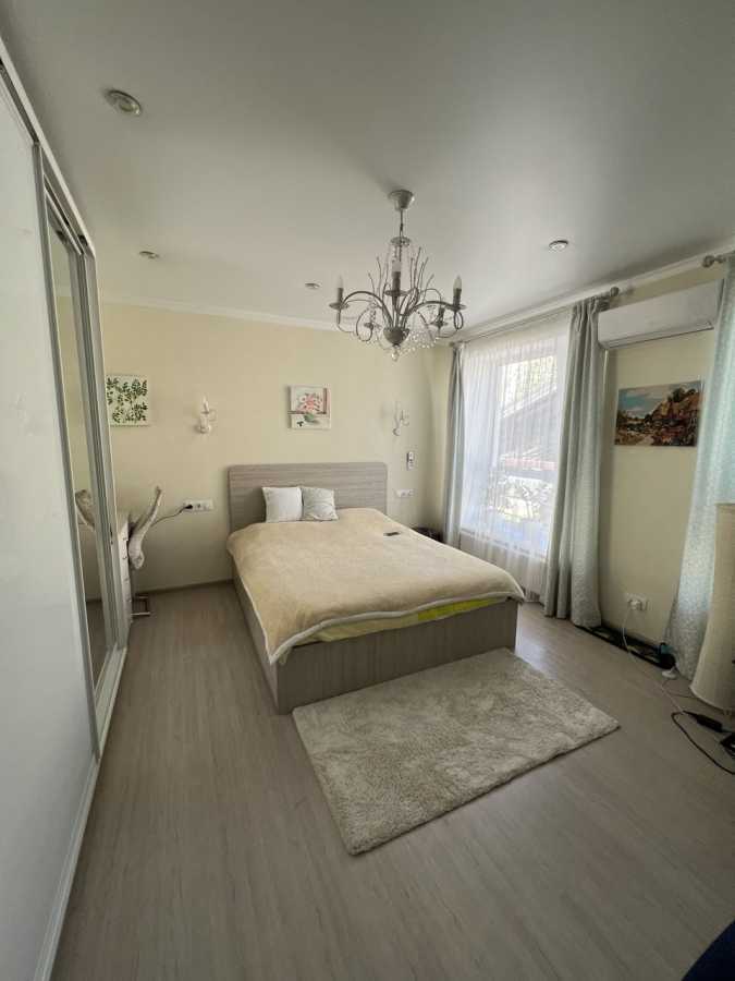 Продаж 2-кімнатної квартири 83 м², Вишнева вул., 16