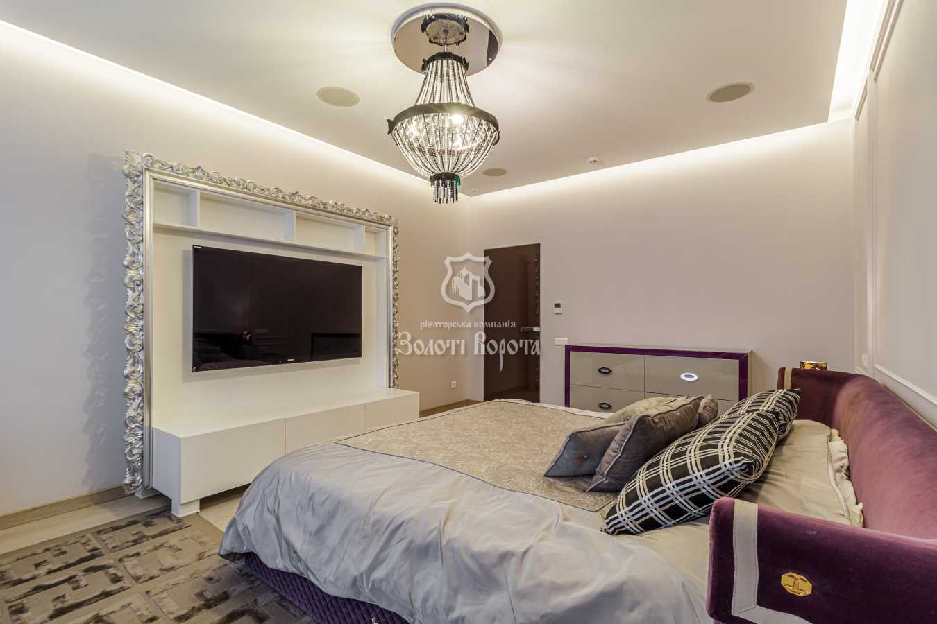 Продажа 5-комнатной квартиры 228 м², Саперное Поле ул., 3