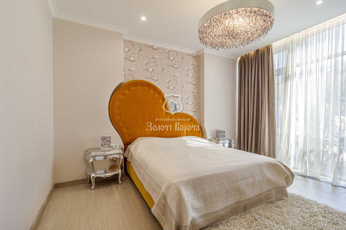 Продажа 5-комнатной квартиры 228 м², Саперное Поле ул., 3