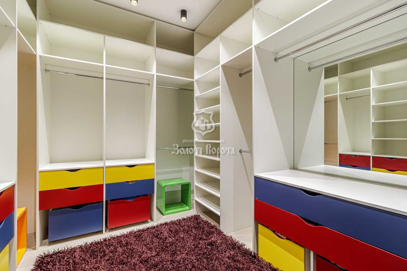 Продажа 5-комнатной квартиры 228 м², Саперное Поле ул., 3