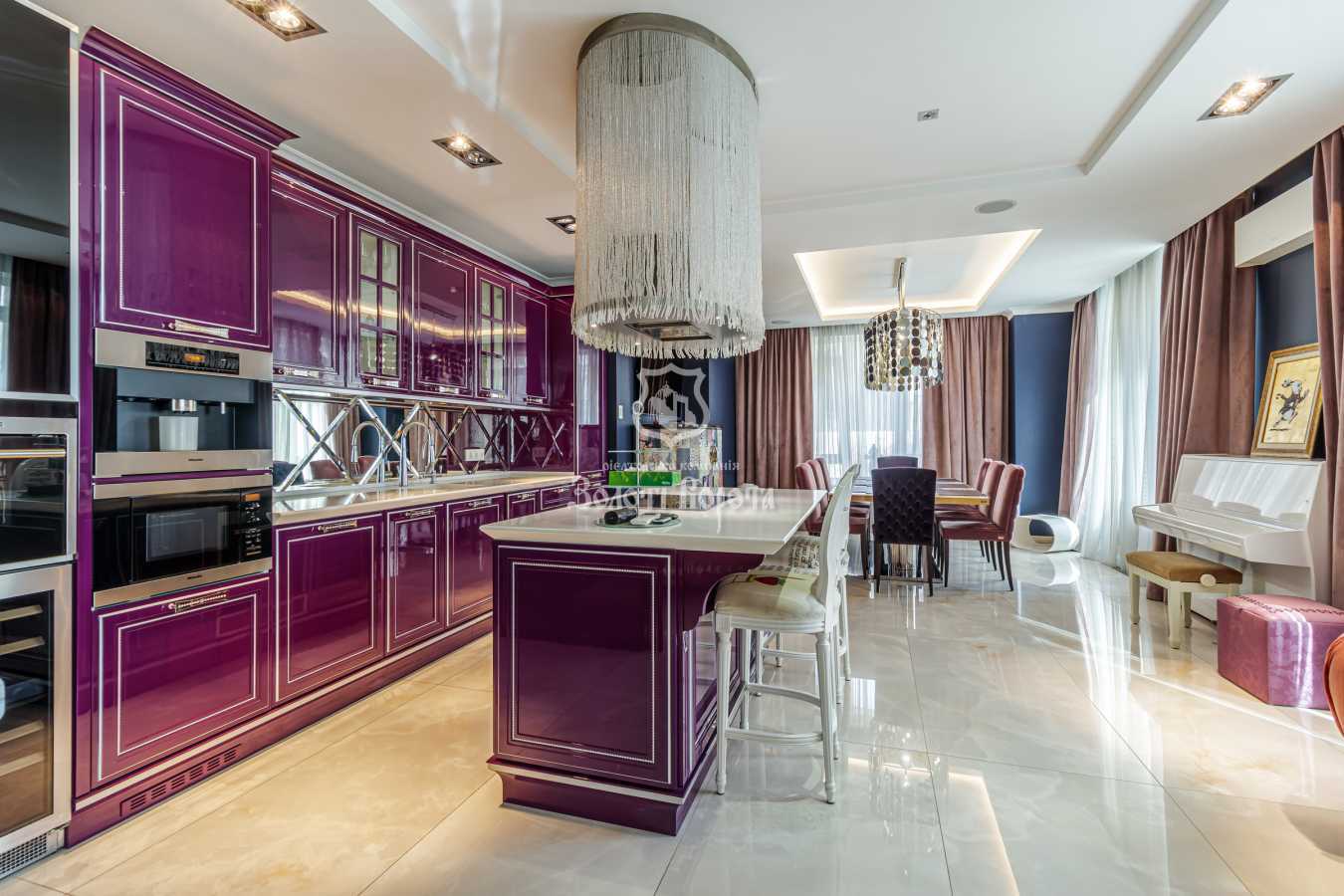 Продажа 5-комнатной квартиры 228 м², Саперное Поле ул., 3