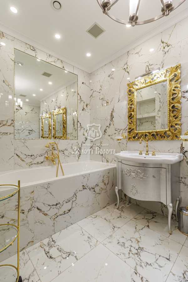 Продажа 5-комнатной квартиры 228 м², Саперное Поле ул., 3