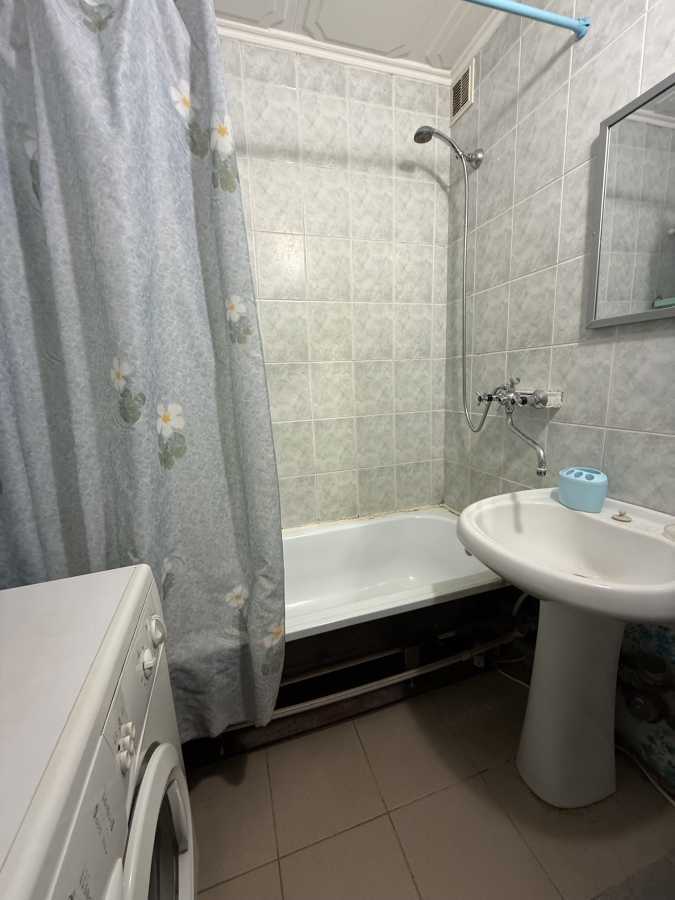 Продаж 3-кімнатної квартири 70 м², Симона Петлюри вул., 17А