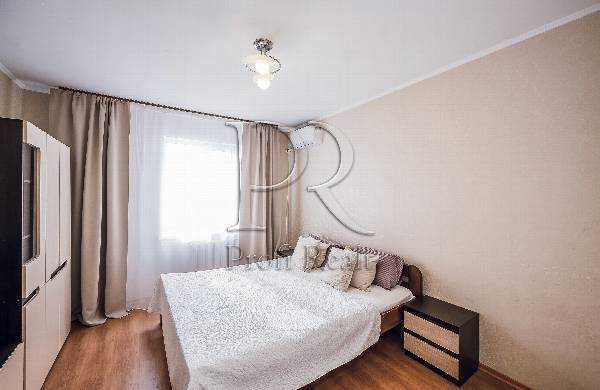 Продажа 2-комнатной квартиры 59 м², Новаторов ул., 22Б