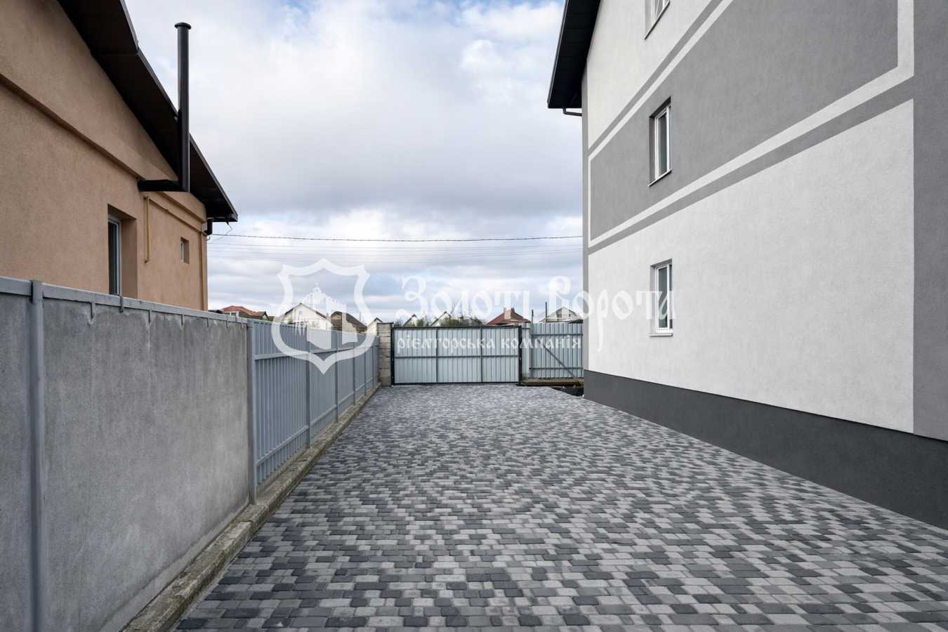 Продаж будинку 240 м², Василя Жукова вул., 8