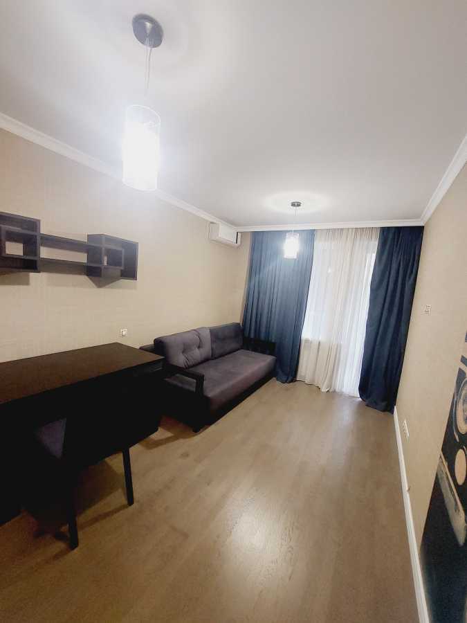Аренда 3-комнатной квартиры 90 м², Василия Тютюнника ул., 22/26