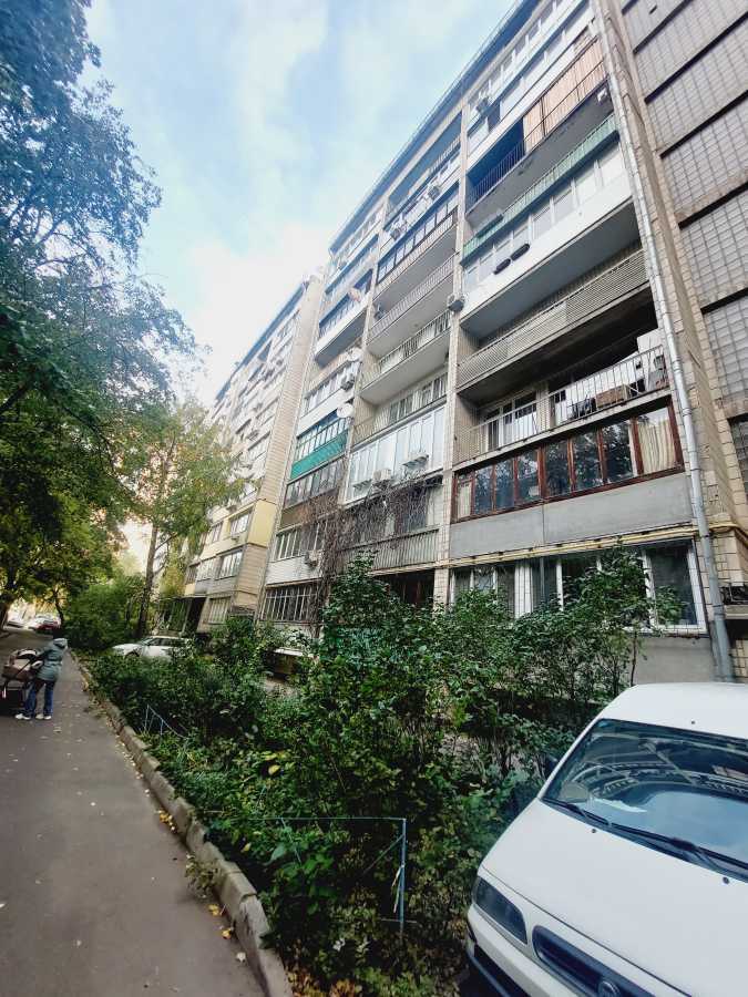 Аренда 3-комнатной квартиры 90 м², Василия Тютюнника ул., 22/26