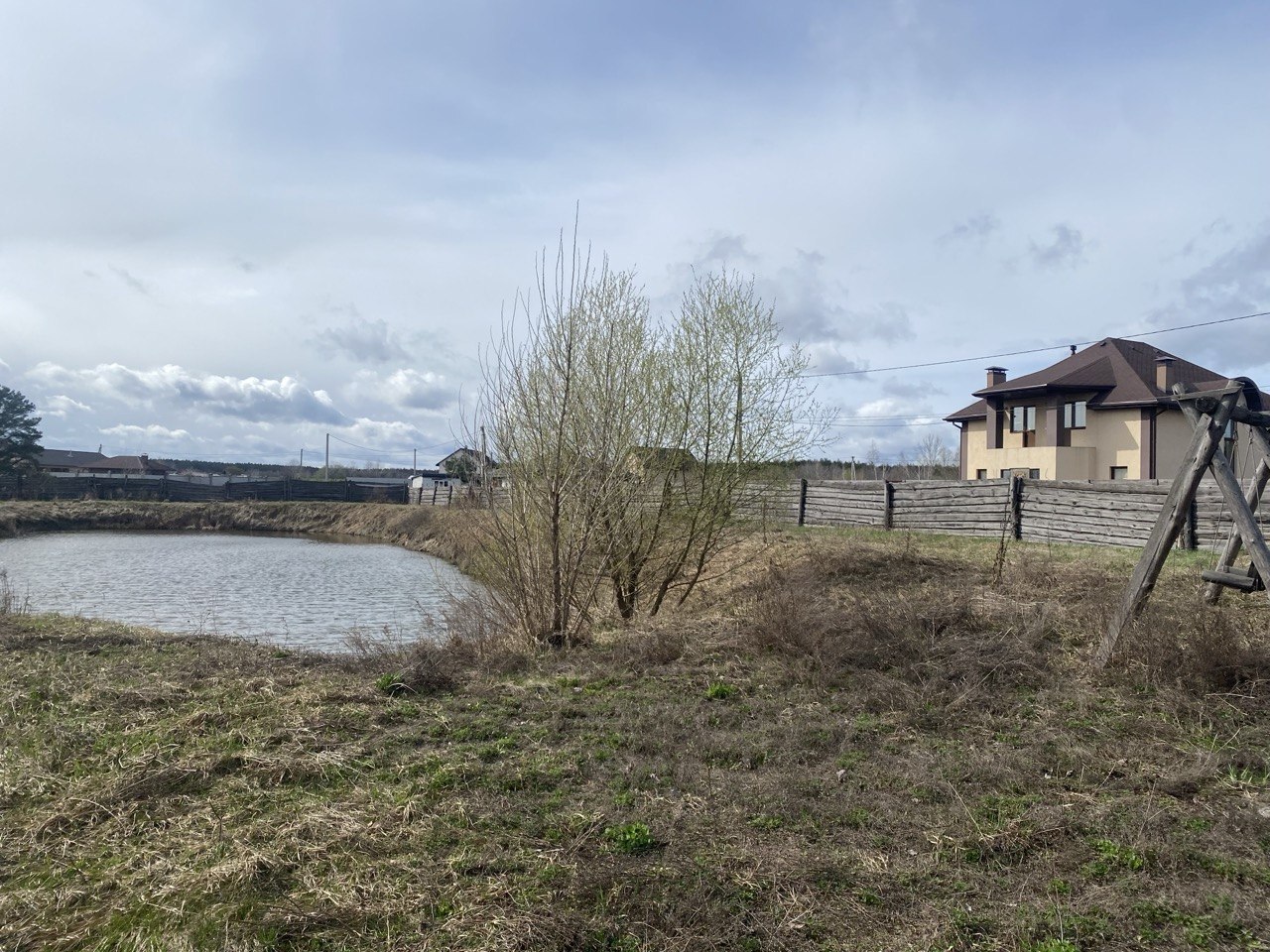 Продаж ділянки під індивідуальне житлове будівництво 42 соток