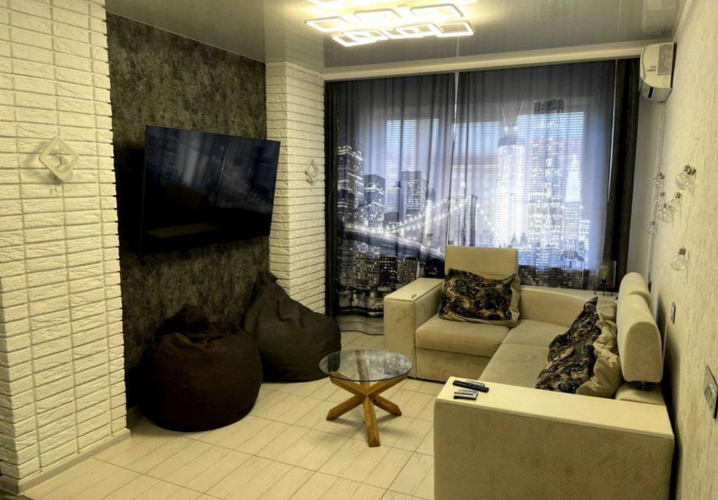 Продажа 3-комнатной квартиры 66 м², Героев Сталинграда ул.