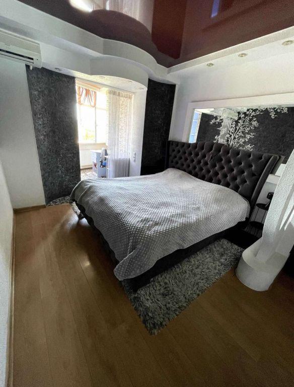 Продажа 3-комнатной квартиры 66 м², Героев Сталинграда ул.