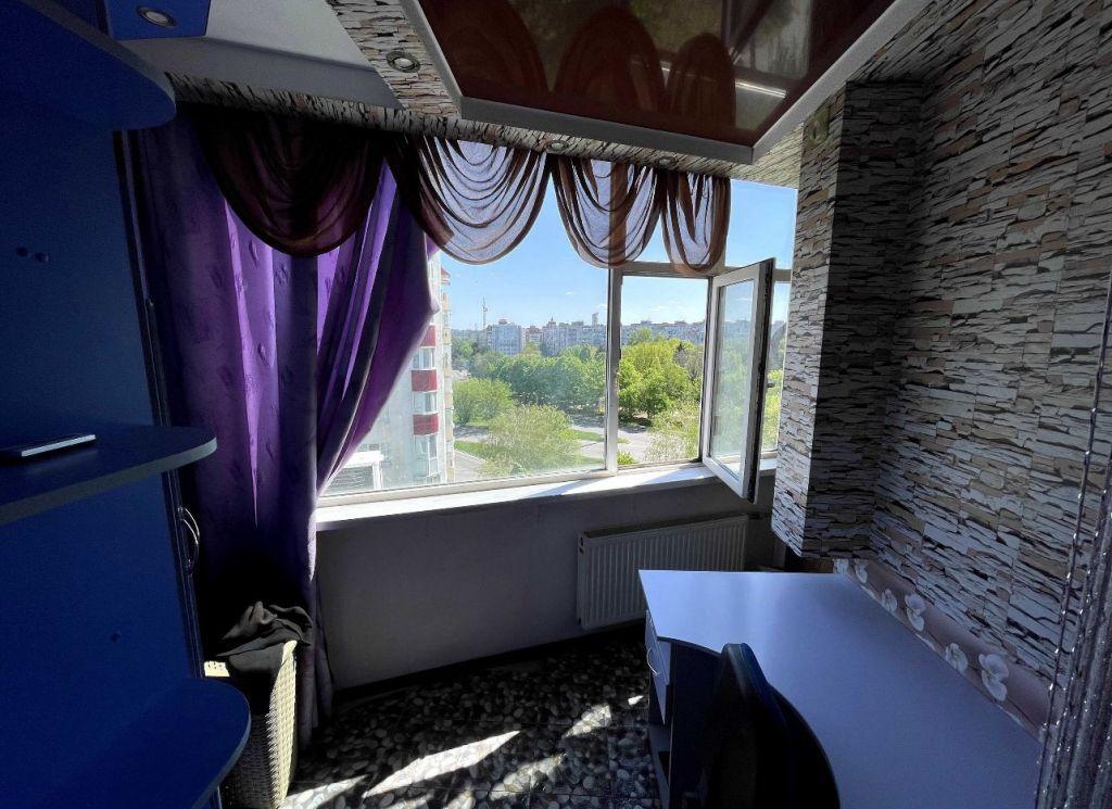 Продажа 3-комнатной квартиры 66 м², Героев Сталинграда ул.