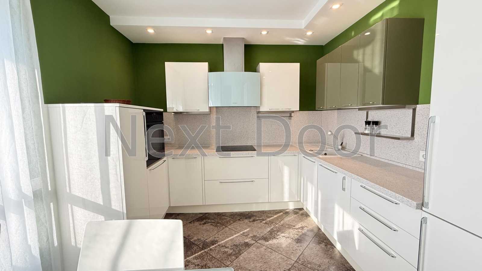 Продажа 2-комнатной квартиры 79.4 м², Василия Касияна ул., 2/1