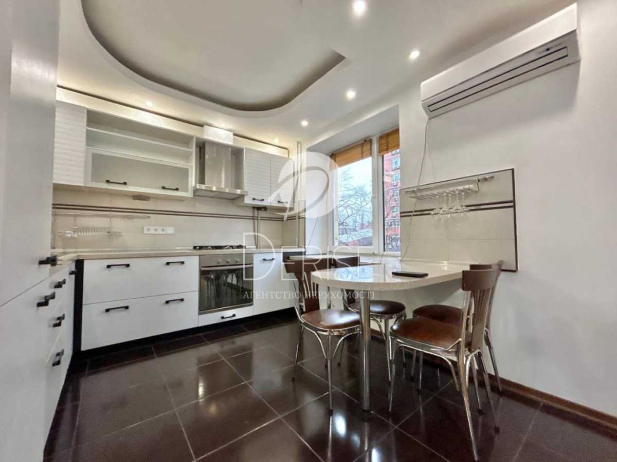 Продажа 1-комнатной квартиры 41 м², Предславинская ул., 51