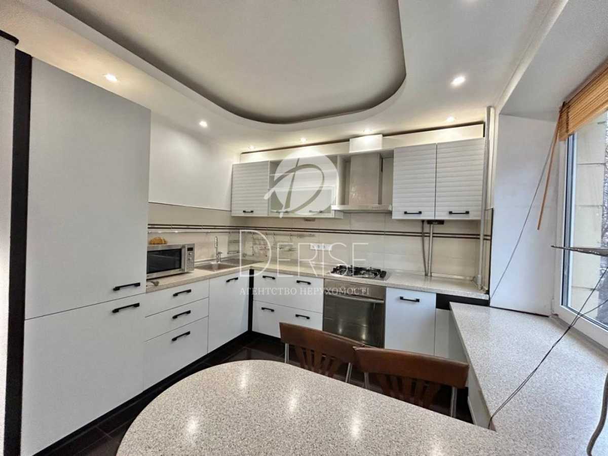 Продажа 1-комнатной квартиры 41 м², Предславинская ул., 51