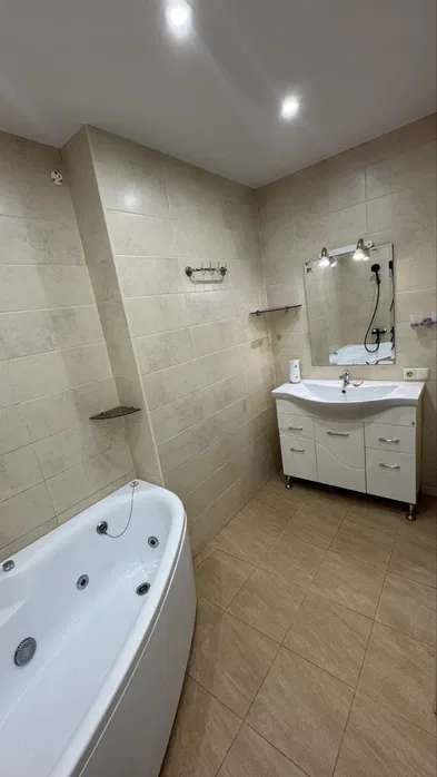 Продажа 3-комнатной квартиры 65 м², Юрия Шумского ул., 10