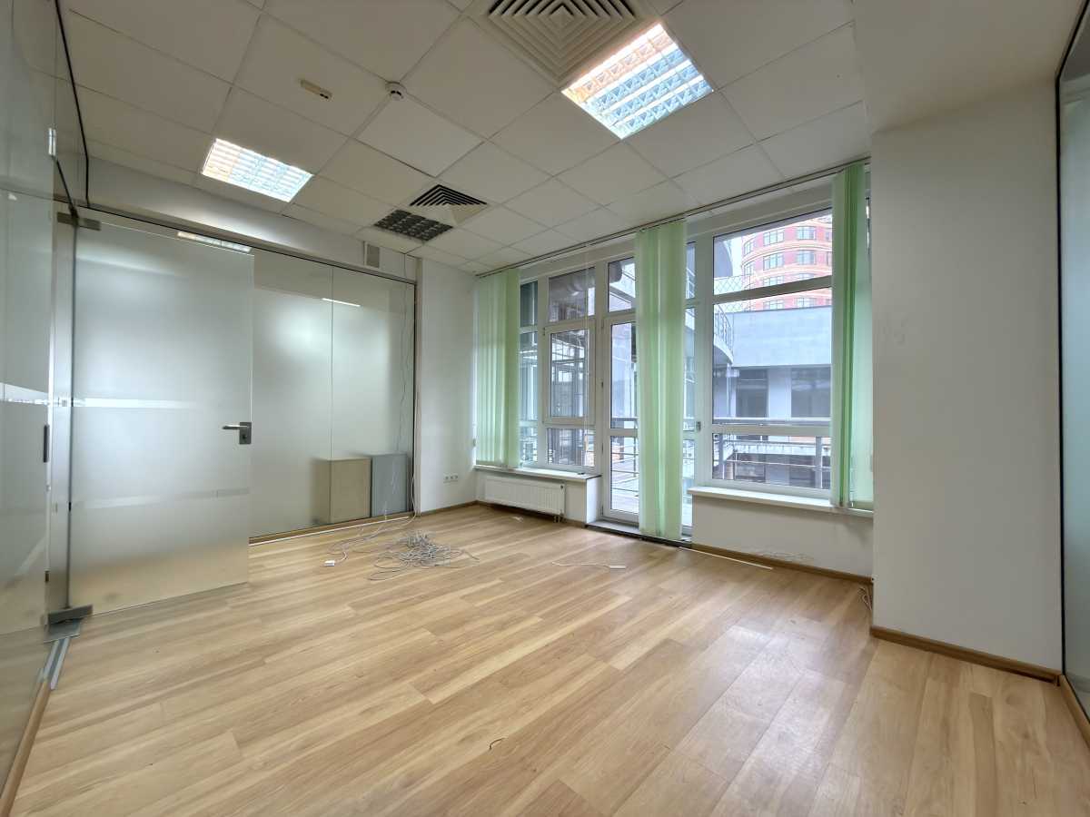 Оренда офісу 550 м², Євгена Коновальця вул., 36д