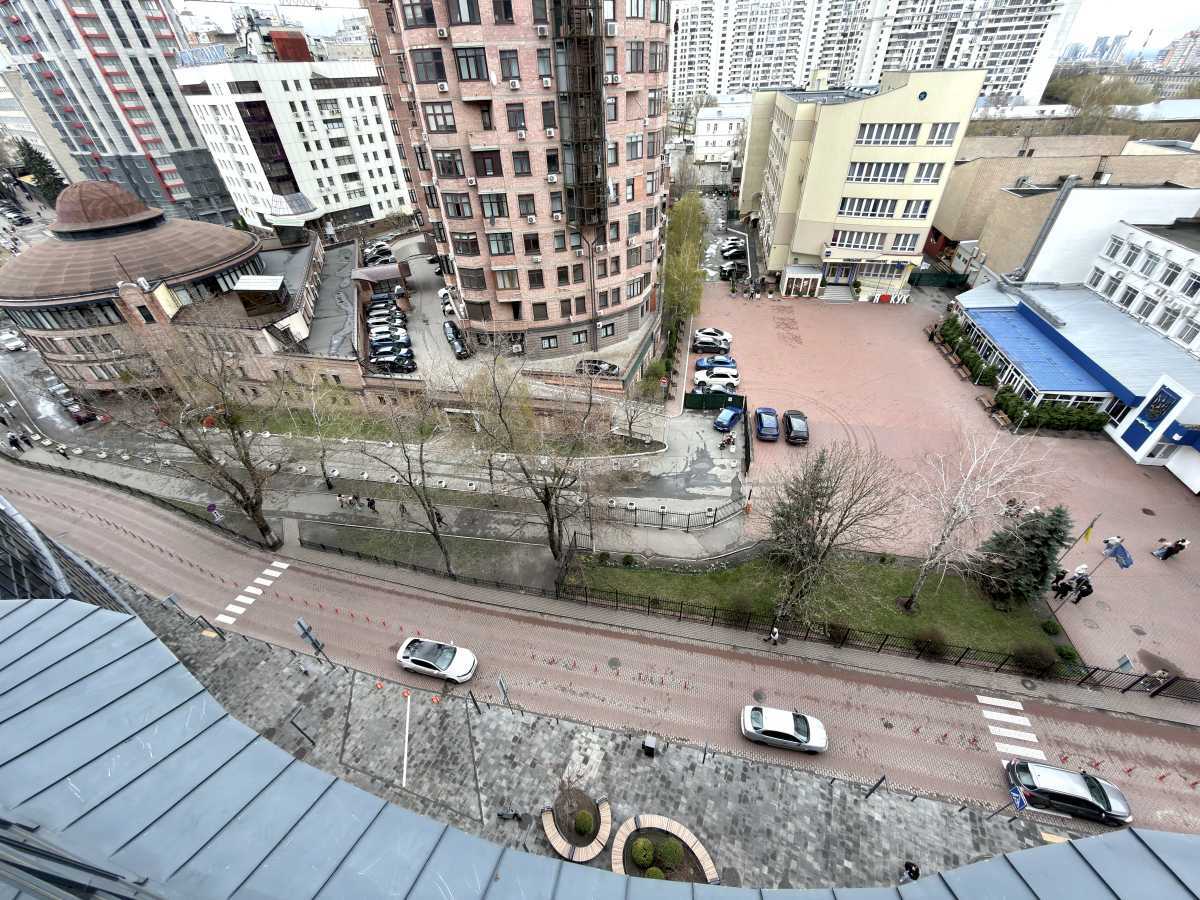 Оренда офісу 550 м², Євгена Коновальця вул., 36д