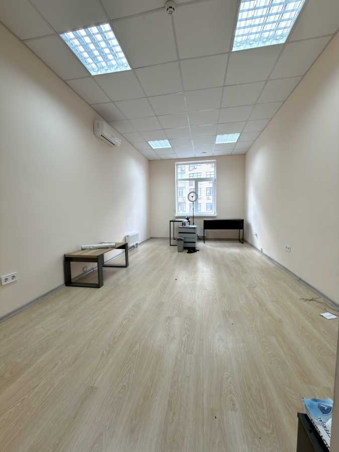 Оренда офісу 550 м², Євгена Коновальця вул., 36д