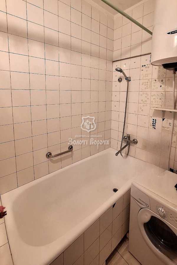 Продажа 3-комнатной квартиры 62.9 м², Лаврская ул., 4А