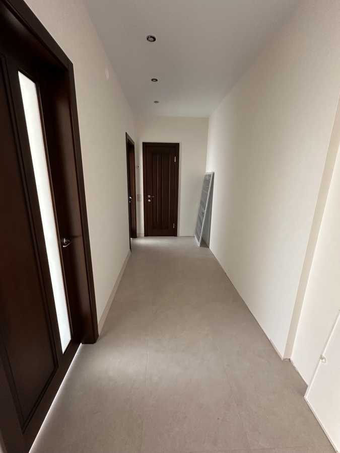 Продаж 2-кімнатної квартири 66.5 м², Каховська вул., 62А