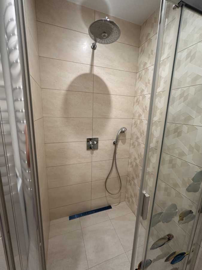 Продаж 2-кімнатної квартири 66.5 м², Каховська вул., 62А