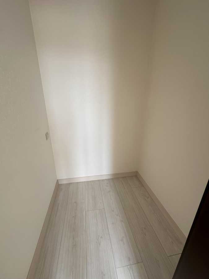 Продаж 2-кімнатної квартири 66.5 м², Каховська вул., 62А