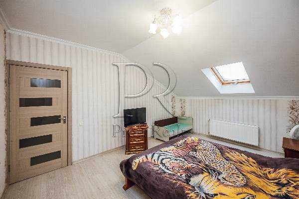 Продажа 3-комнатной квартиры 88 м², Радужная ул., 137