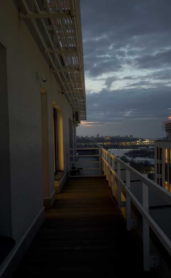 Продаж 5-кімнатної квартири 156 м², Дніпровська наб., 18б