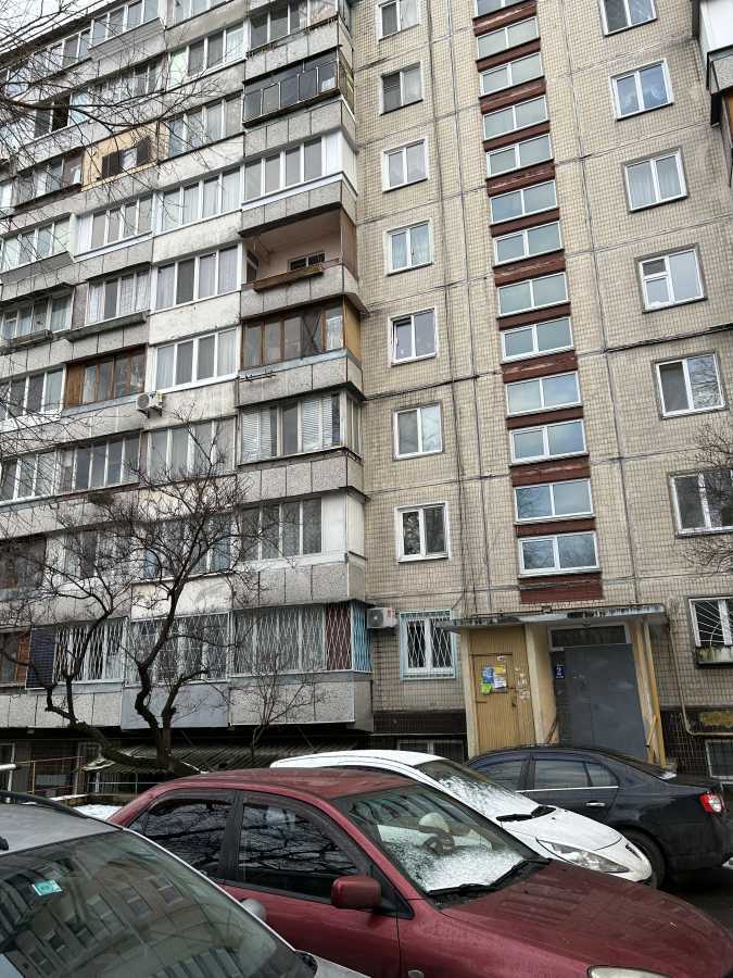 Продаж 1-кімнатної квартири 43 м², Петропавлівська вул., 6